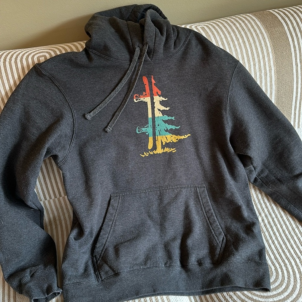Men’s size medium snowboarding sweatshirt